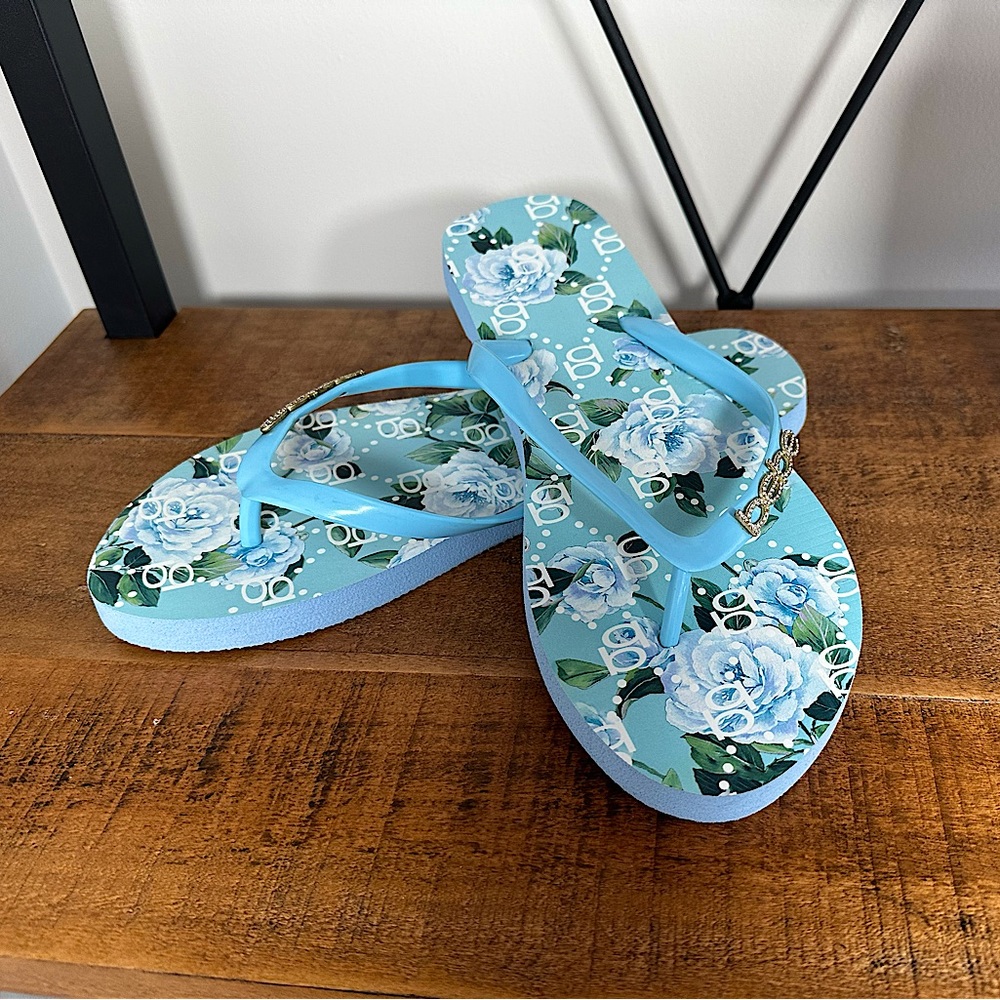 Bebe Flip Flops, size 8